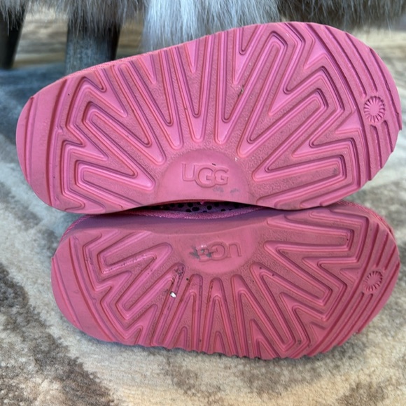 Ugg Australia Girls Classic II Stellar  Pink Shimmer Leopard Boots 7 toddler - Picture 5 of 8